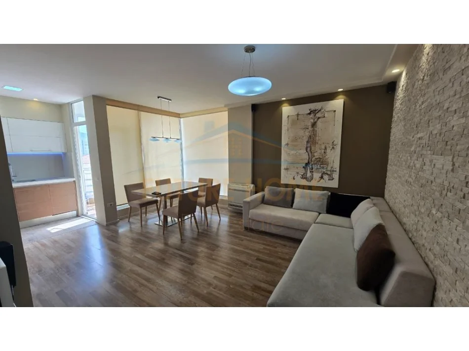 Tirane, shitet apartament 2+1+2 Kati 5, 126 m² 230.000 € (BLLOKU I VILAVE SELITE)