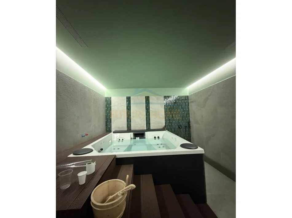 Tirane, shitet Vile 3 Katshe , 387 m² (Secret Garden Residence)
