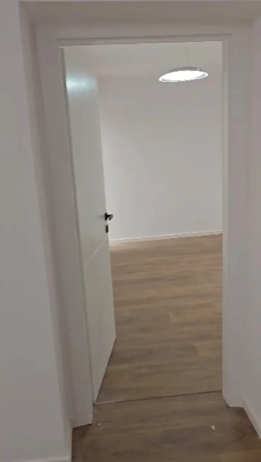 Tirane, shitet apartament 1+1+Ballkon Kati 2, 50 m² 78.000 € (Tregu Elektrik)
