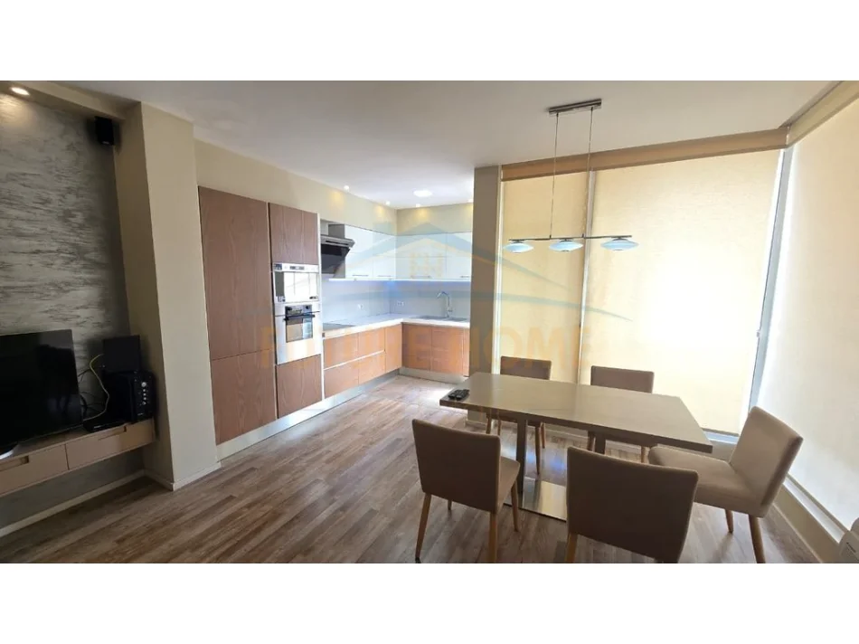 Tirane, shitet apartament 2+1+2 Kati 5, 126 m² 230.000 € (BLLOKU I VILAVE SELITE)