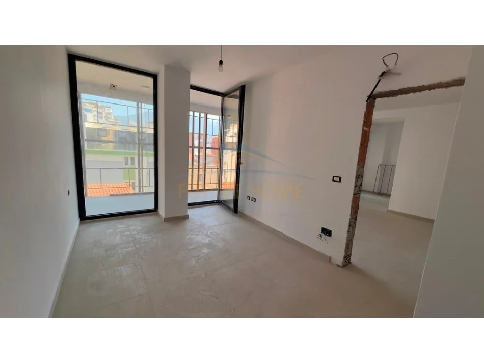 Tirane, shitet apartament 1+1+PARKIM, Kati 4, 85 m² 260.000 € (SELVIA)