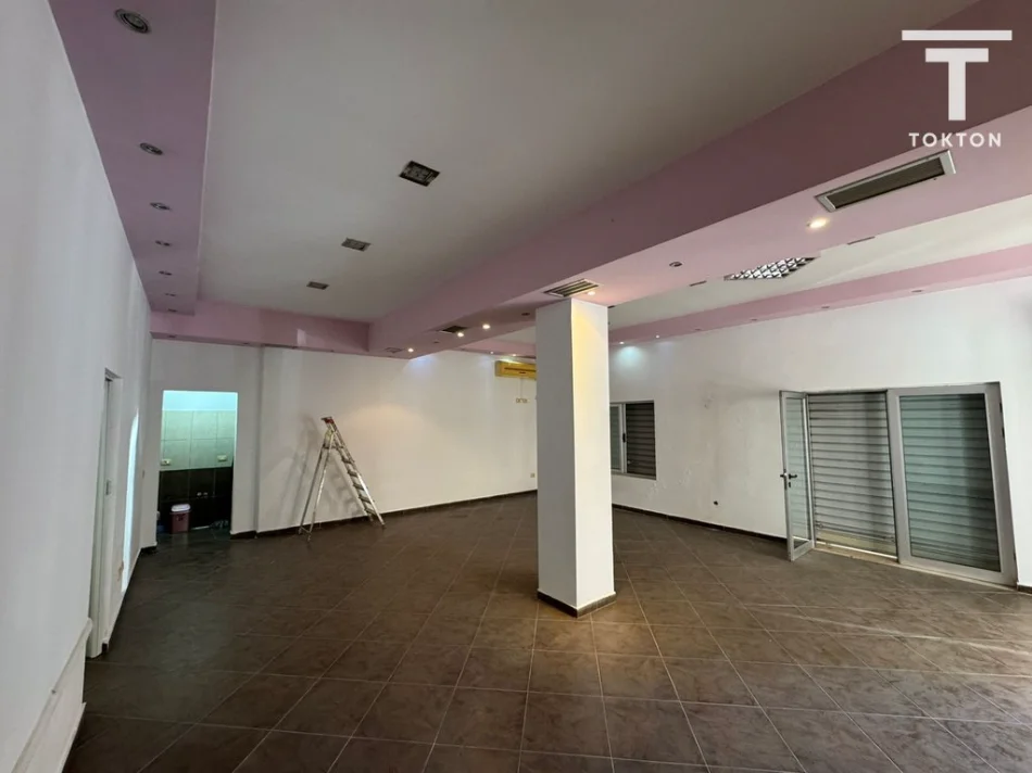 Tirane, shitet ambjent biznesi Kati 0, 74 m² 250.000 € (Willson)