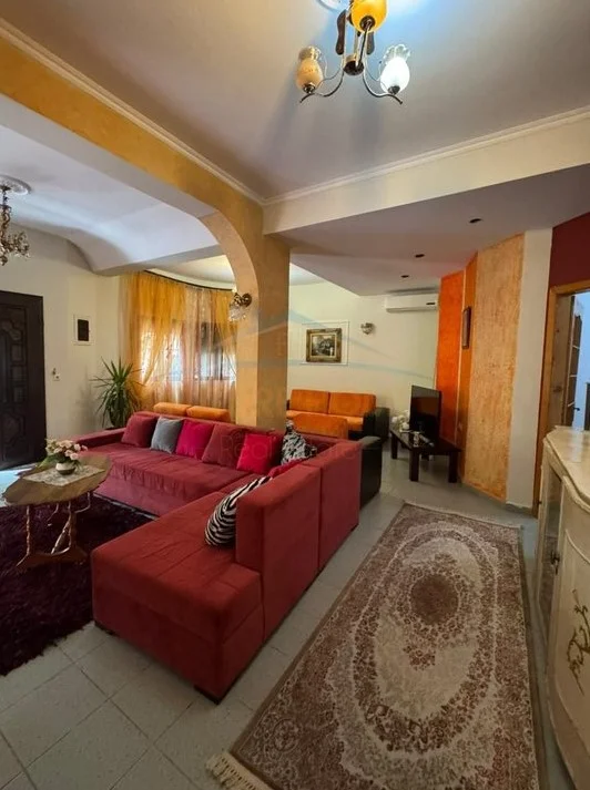 Tirane, shes apartament 3+1 Kati 1, 138 m² 169.000 € (Selite)