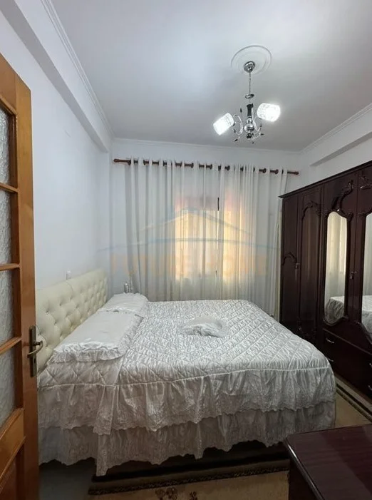 Tirane, shes apartament 3+1 Kati 1, 138 m² 169.000 € (Selite)