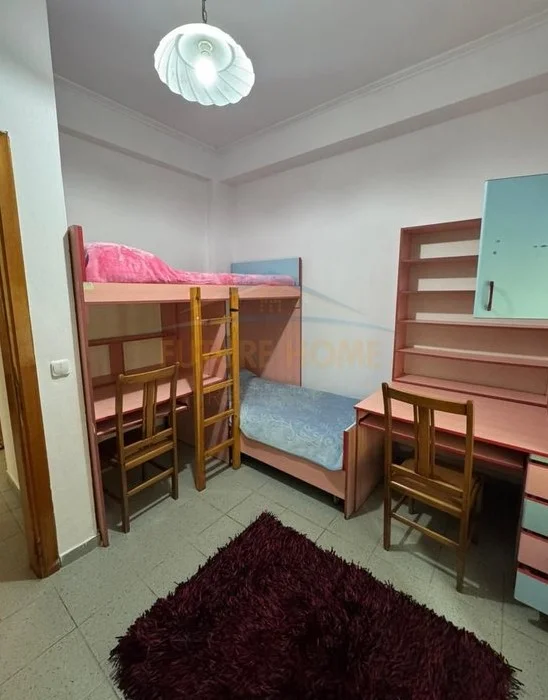 Tirane, shes apartament 3+1 Kati 1, 138 m² 169.000 € (Selite)