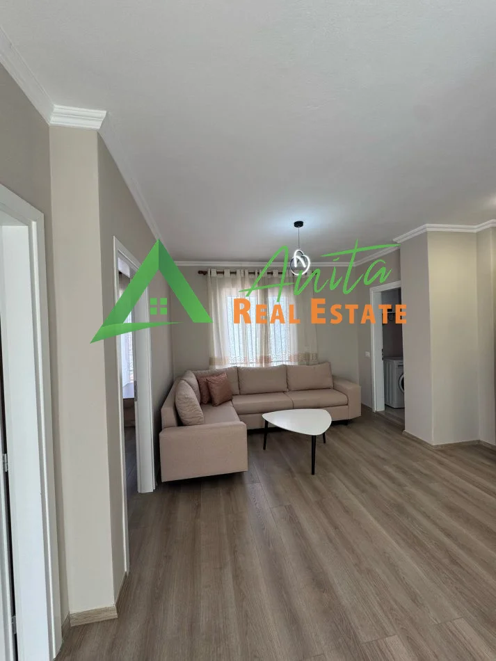 Tirane, jepet me qera apartament 2+1+Ballkon Kati 5, 80 m² 500 € (Selite)