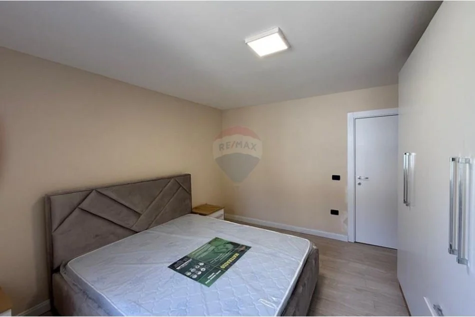 Tirane, jepet me qera apartament 2+1 , 61 m² 470 € (Isuf Elezi)