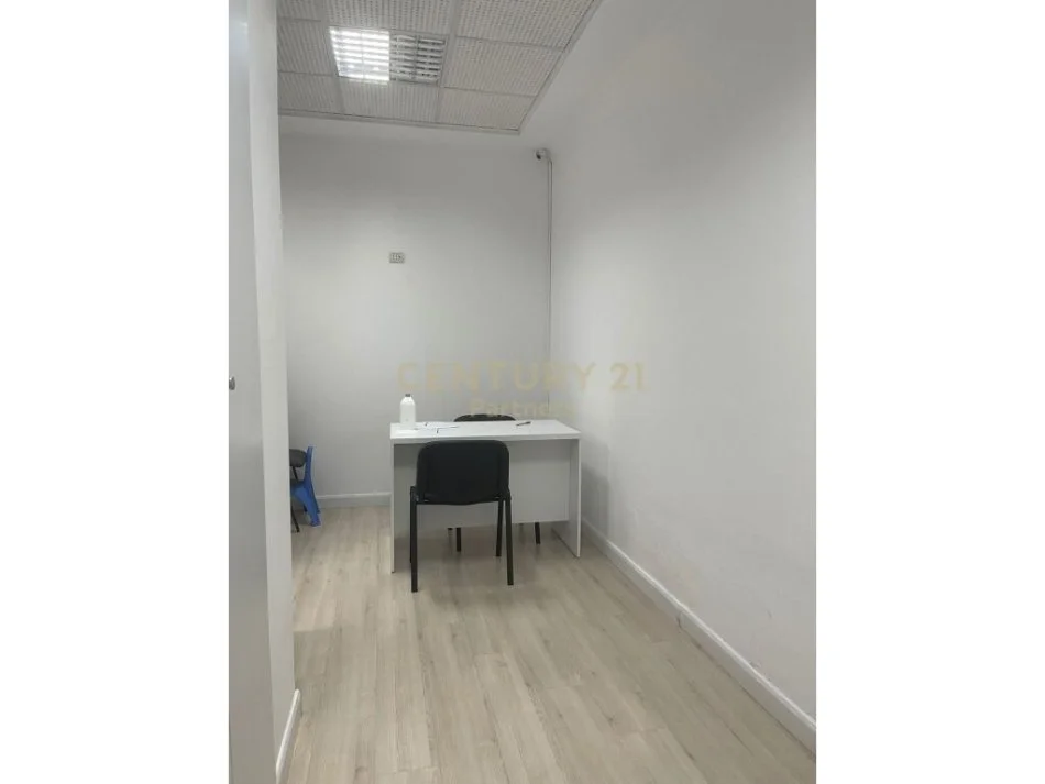 Tirane, shes ambjent biznesi Kati 0, 32 m² 92.000 € (Selvia)