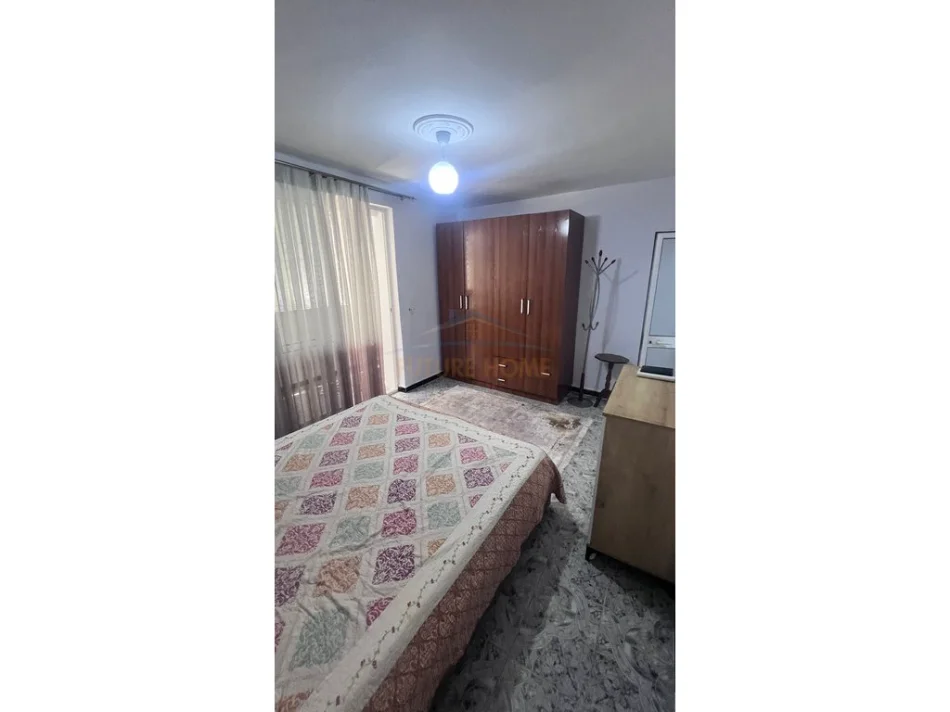 Tirane, jepet me qera apartament 1+1 Kati 1, 51 m² 500 € (SELVIA)