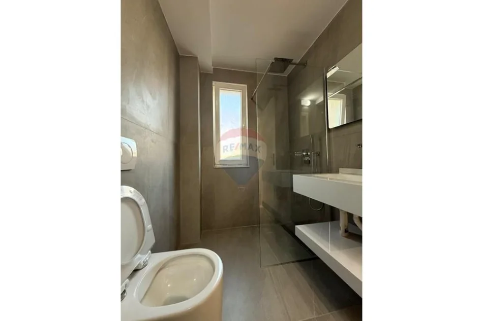Tirane, shitet apartament 1+1 Kati 4, 53 m² 149.000 € (Selvia)