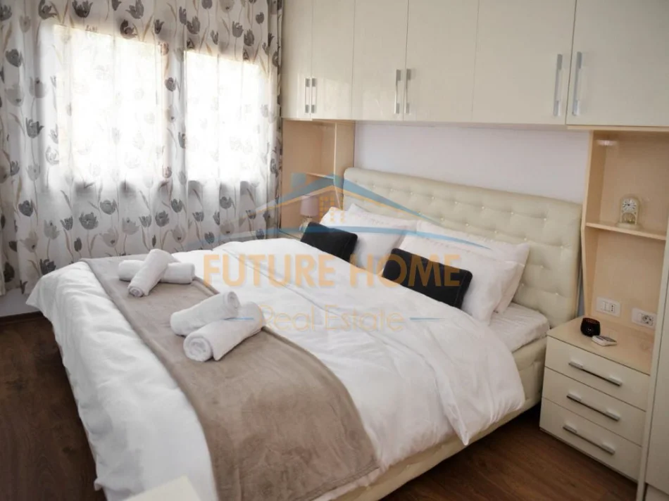 Tirane, jepet me qera apartament 1+1 Kati 3, 75 m² 700 € (SHALLVARET)