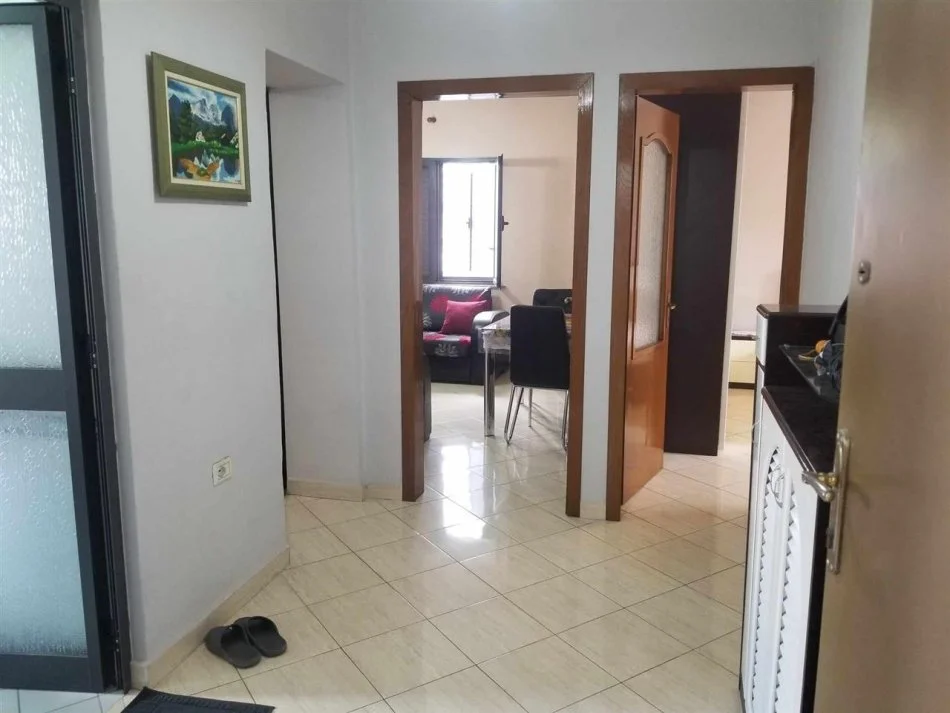 Tirane, shes 1+1+Aneks+Ballkon, Kati 5, 69,000 € 