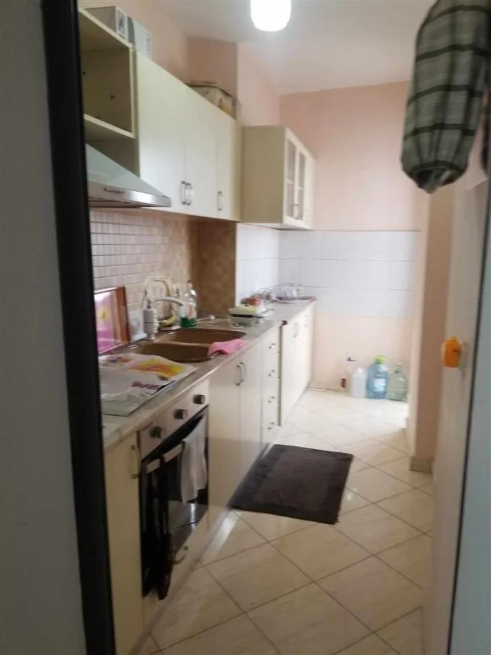 Tirane, shes 1+1+Aneks+Ballkon, Kati 5, 69,000 € 
