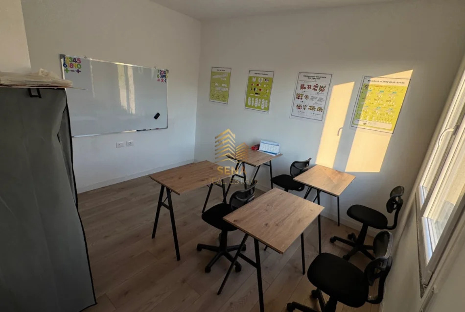 Tirane, shitet apartament 2+1+Ballkon Kati 6, 81 m² 110.000 € (Kamez)