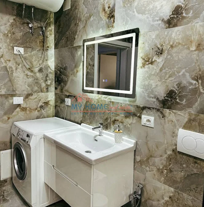 Tirane, jepet me qera apartament 2+1+Ballkon Kati 3, 70 m² 800 € 