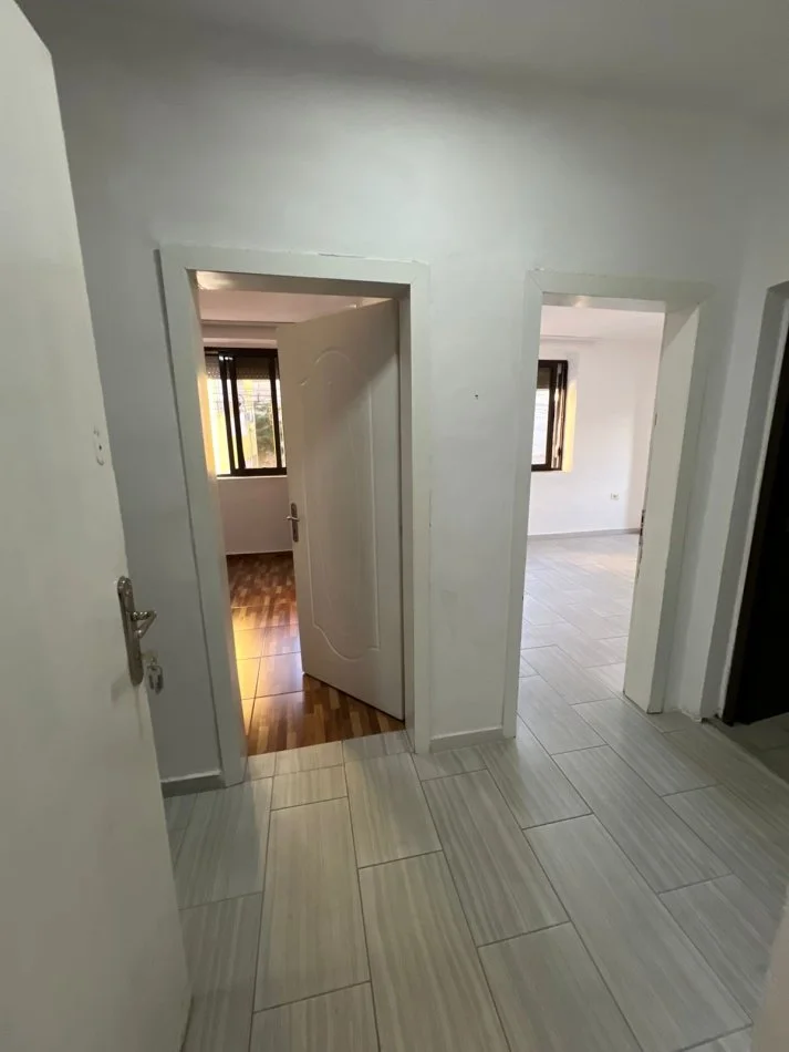 Tirane, shitet apartament 1+1+Ballkon Kati 2, 48 m² 80.000 € (Materniteti i Ri)