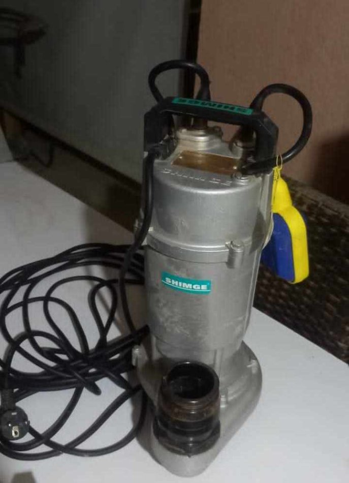 Tirane, shes Pompe uji SHITET POMPE UJI ZHYTESE