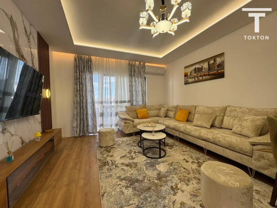 Tirane, shitet apartament 2+1+Ballkon Kati 7, 116 m² 265.000 € (bulevardi Bajram Curri)