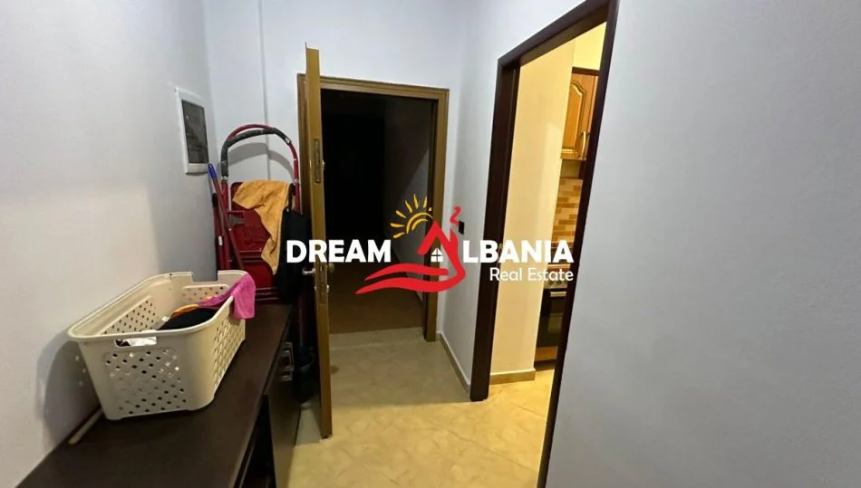 Tirane, shitet garsonier 1+1 Kati 2, 94 m² 204.000 € (ne rrugen e Durrsit prane Bllokut te Ambasadave)