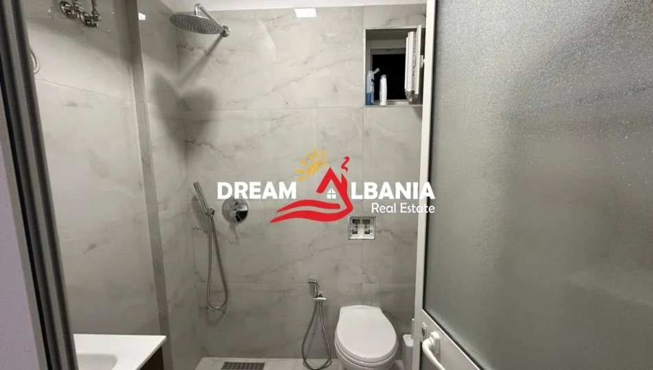 Tirane, shitet garsonier 1+1 Kati 2, 94 m² 204.000 € (ne rrugen e Durrsit prane Bllokut te Ambasadave)