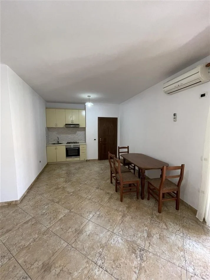 Durres, shitet apartament 2+1 Kati 3, 75 m² (3 min larg plazhit)