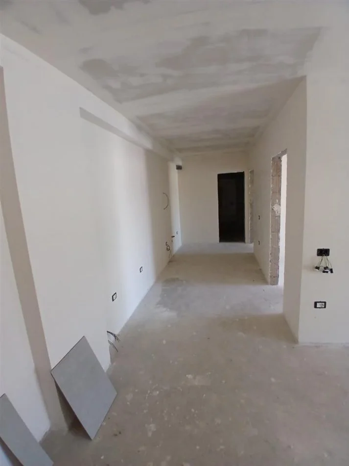 Tirane, shitet apartament 2+1+Ballkon Kati 2, 110 m² 170.000 € (Rruga Andon Frasheri)