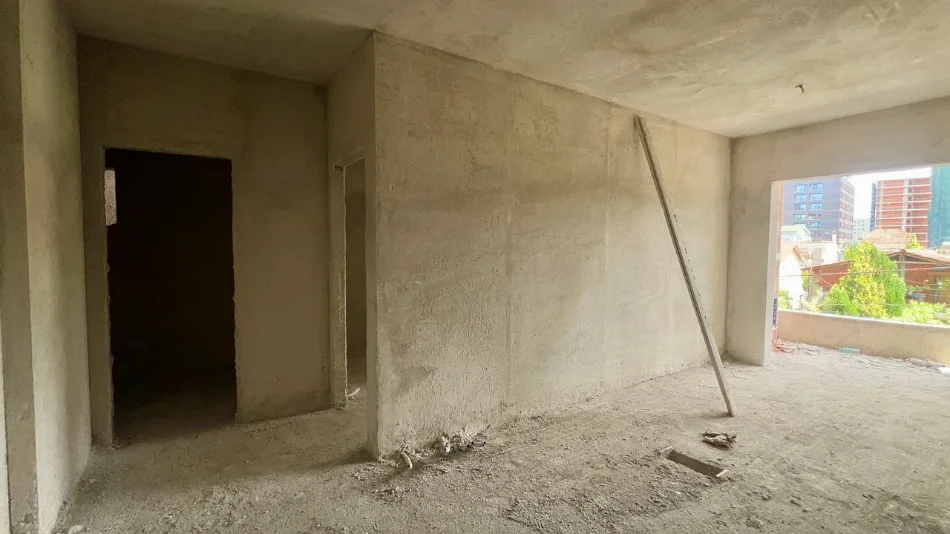 SHITET: 1+1 +1 Garderobe 📍Ish Fusha e Aviacionit(Perballe Shk. Dhori Leka) -1500€/m²🔥 - 130,000€ - Sp.84m² || Pagese me keste✨️