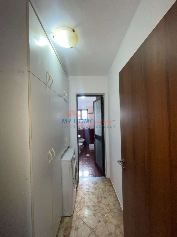 Tirane, shitet apartament 2+1+Ballkon Kati 4, 100 m² 188.000 € (Rruga Petro Nini Luarasi)
