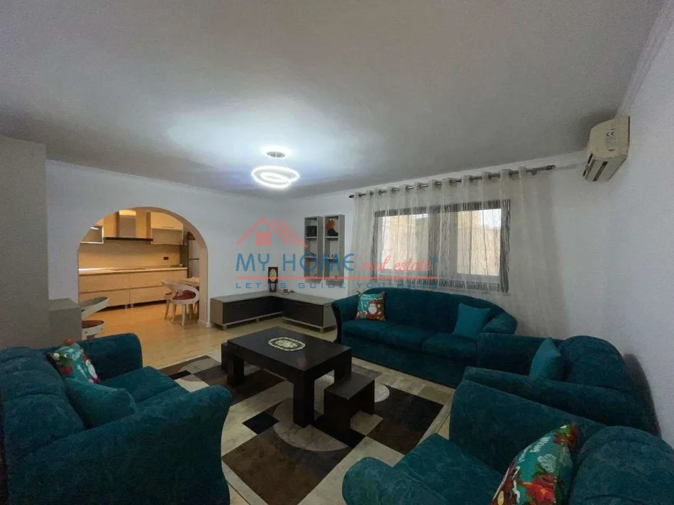 Tirane, shitet apartament 2+1+Ballkon Kati 4, 100 m² 188.000 € (Rruga Petro Nini Luarasi)