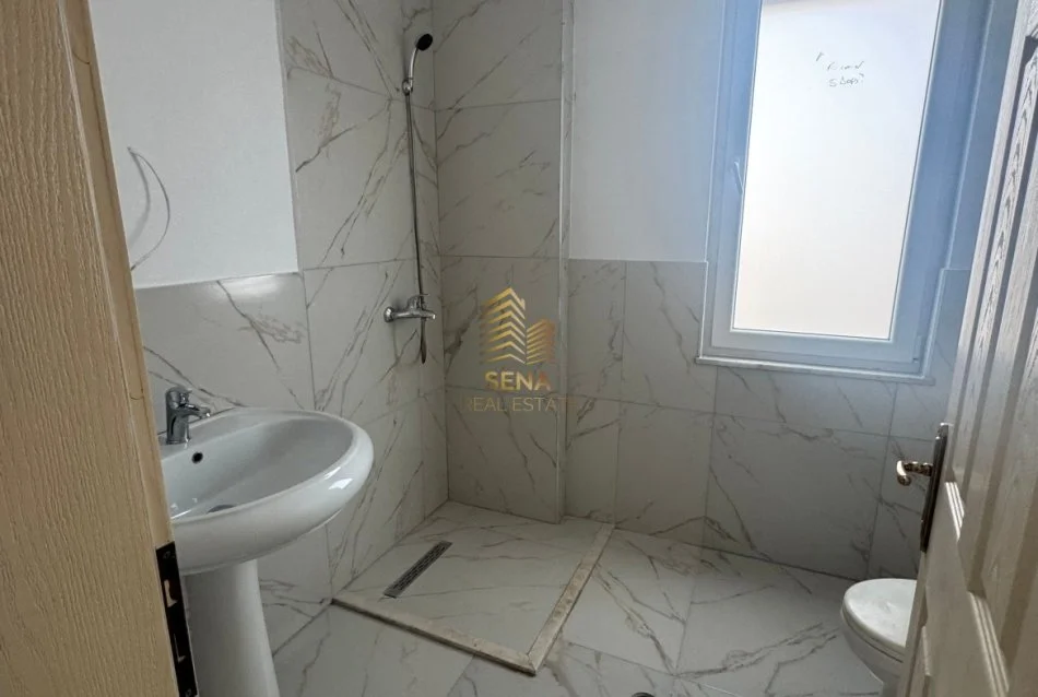Tirane, shitet apartament 2+1+Ballkon Kati 4, 115 m² 149.000 € (Casa Italia)