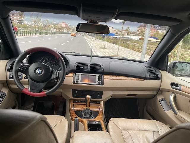 Tirane, shitet xhip BMW X5 Viti 2005, 6.200 Euro