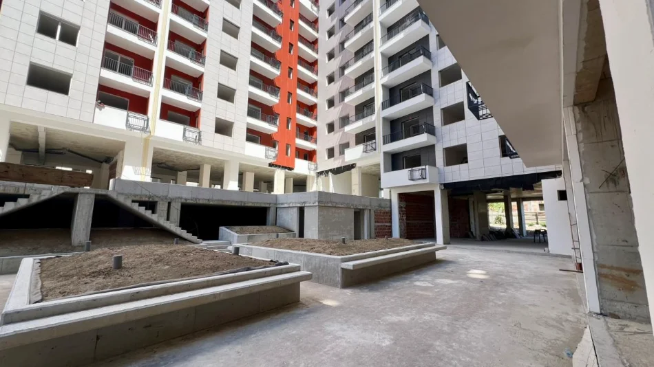 SHITET Ambient Biznesi : Open Space 232m² 📍Paskuqan (Space City Residence) - Buze Unaze (579,800€) || Vetrata te medha me xham🔥
