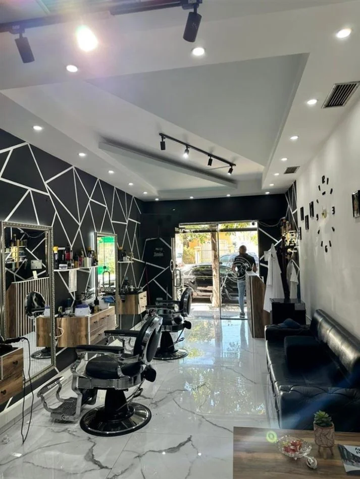 Durres, shitet AMBIENT BIZNESI , 50 m² 150.000 € (DURRES!)