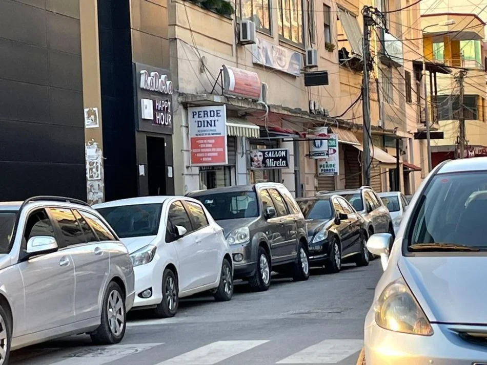 Durres, SHITET AMBJENT BIZNESI   200 m² 250.000 € (QENDER DURRES!)