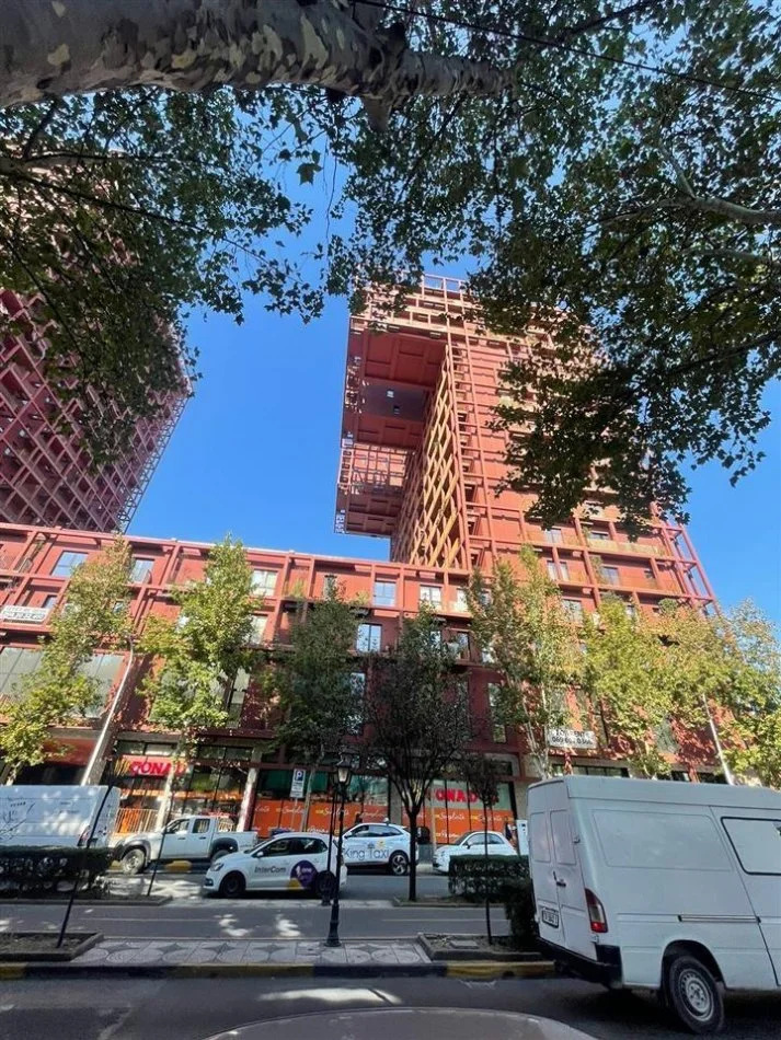 Tirane, shes ambjent biznesi Kati 0, 62 m² 403.000 € (rruga e kavajes)