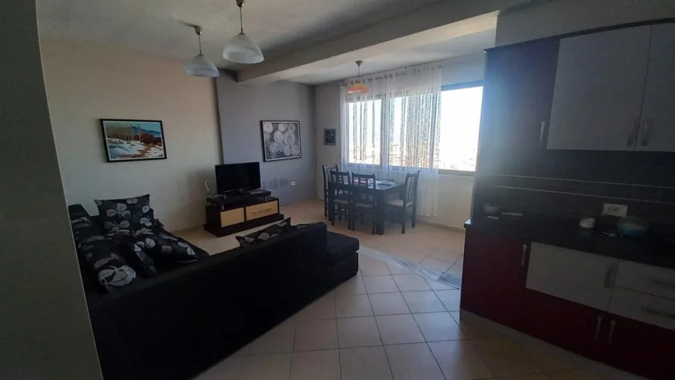 Tirane, shitet apartament 1+1 Kati 4, 76 m² 107.000 € (kodra e diellit)