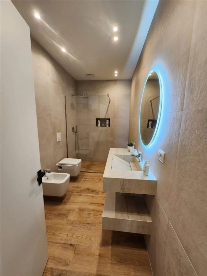 Durres, shitet apartament 1+1 Kati 4, 67 m² 99.000 € (MBRAPA KALIT TE TROJES NE PLAZH!)