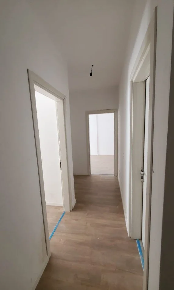 Tirane, shitet apartament 1+1 Kati 4, 82 m² 135.000 € (KOMPLEKSI E88 RRUGA DRITAN HOXHA)