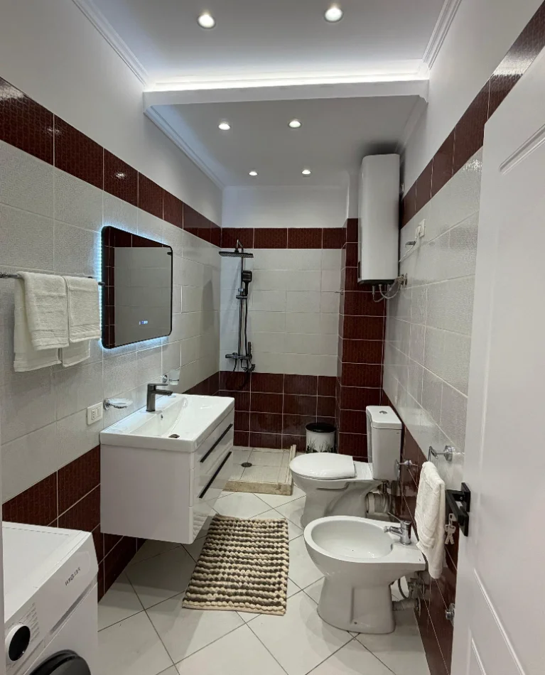 Tirane, shitet apartament 1+1 Kati 2, 443 m² 109.000 € (YZBERISHT)