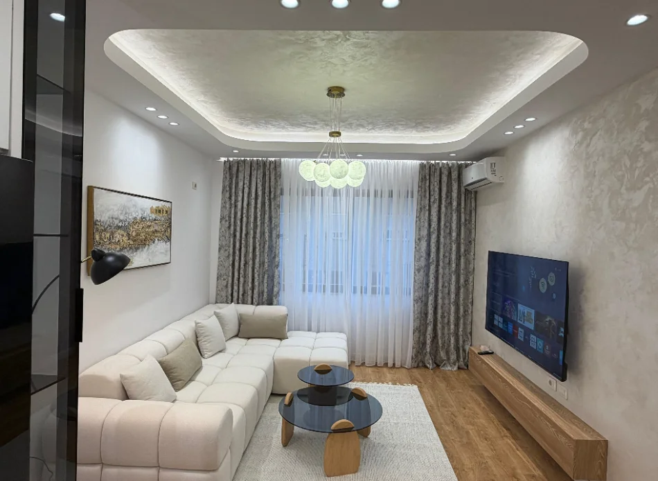 Tirane, shitet apartament 1+1 Kati 2, 443 m² 109.000 € (YZBERISHT)