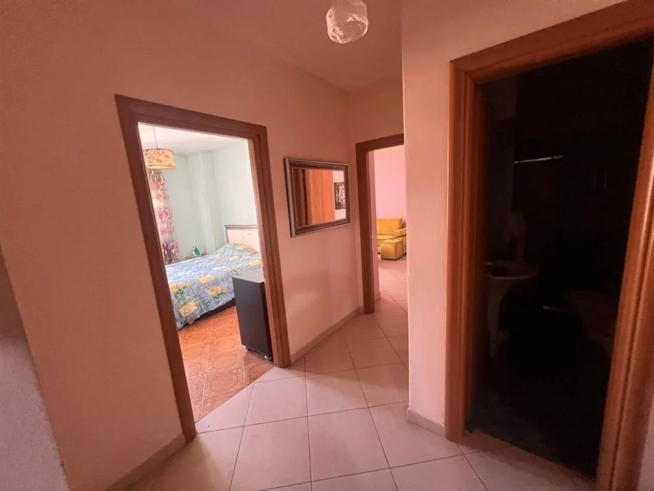 Tirane, shitet apartament 1+1+Ballkon , 65 m² 87.000 € (Astir)