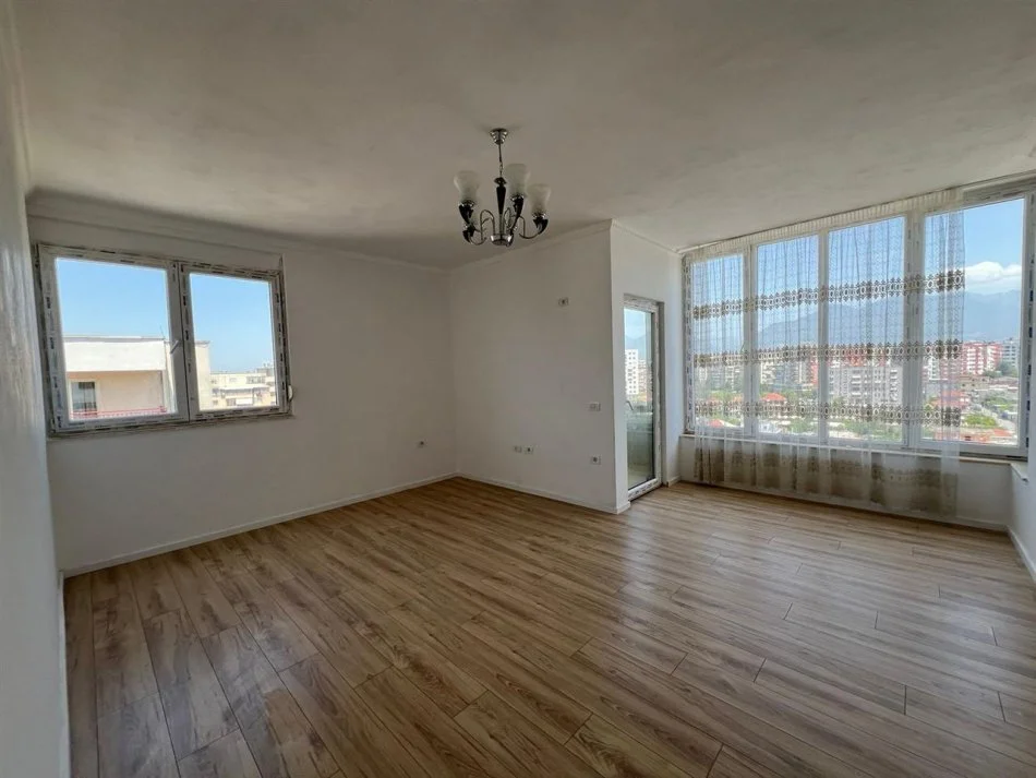 Tirane, shitet apartament 1+1 Kati 9, 66 m² 87.000 € (YZBERISHT)