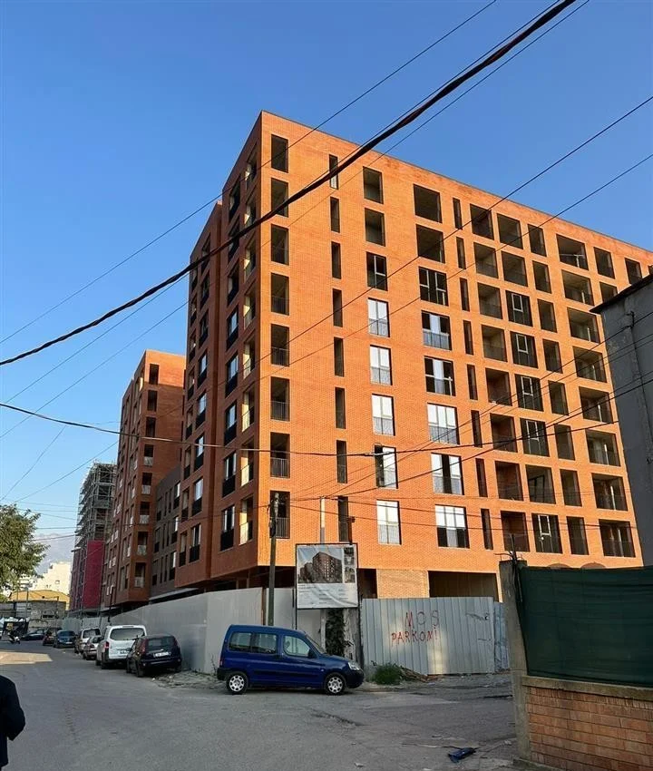 Tirane, shitet apartament 1+1 Kati 8, 75 m² 117.000 € (siri kodra)