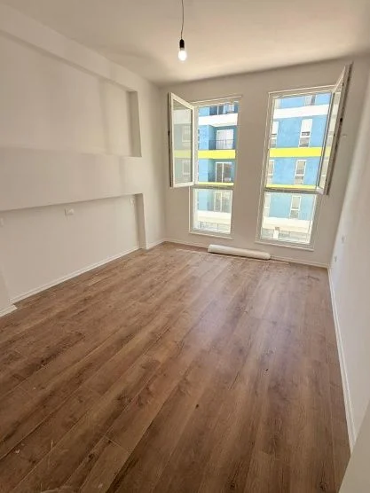 Tirane, shitet apartament 1+1 Kati 3, 59 m² 76.000 € (UNIVERS CITY)