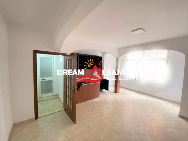 Tirane, shitet apartament 1+1+BLK Kati 4, 62 m² 130.000 Euro (Rruga e Elbasanit)