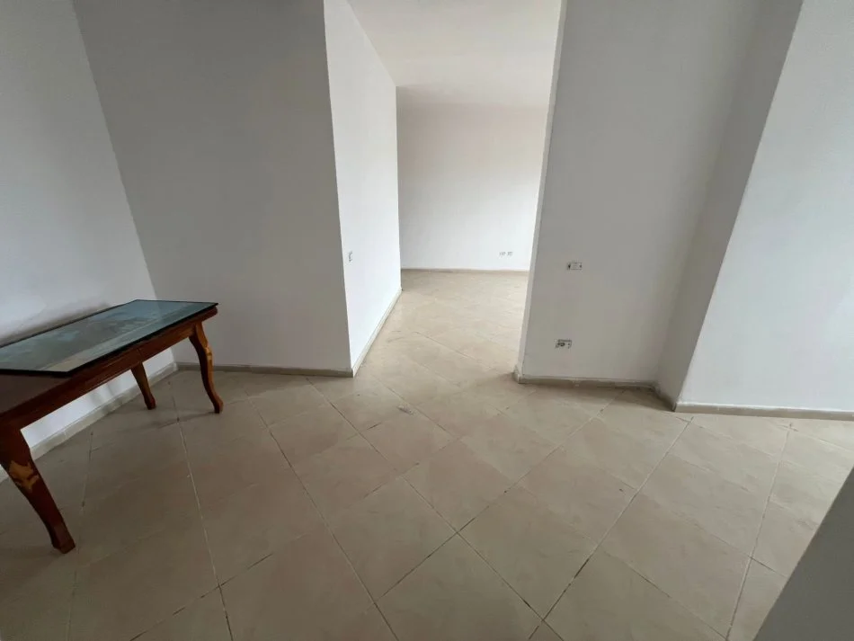 Durres, shitet apartament 2+1+Aneks+Ballkon Kati 3, 107 m² 105.000 € (LAGJE 18)