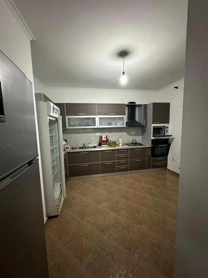 Tirane, shitet 2+1+Aneks+Ballkon Kati 5, 160 m² 206.000 € (Mbikalimi Komunes)