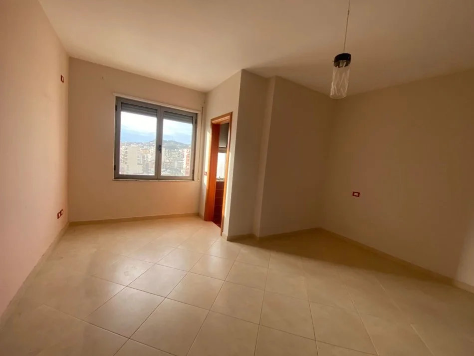 Durres, shitet apartament 2+1+Ballkon Kati 8, 110 m² 155.000 € (vasil kuci)