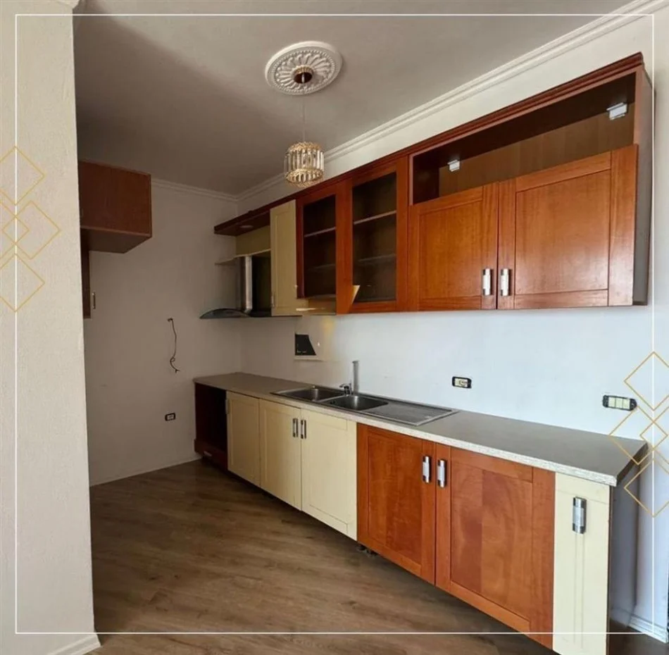 Tirane, shitet apartament 2+1+Aneks+Ballkon Kati 9, 104 m² 125.000 € (Kompleksi Fratari)
