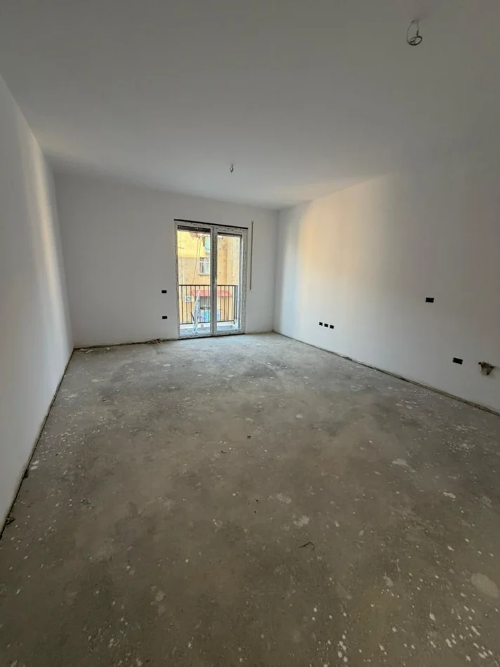 Tirane, shitet apartament 2+1 Kati 1, 81 m² 151.050 € (ALI DEM)